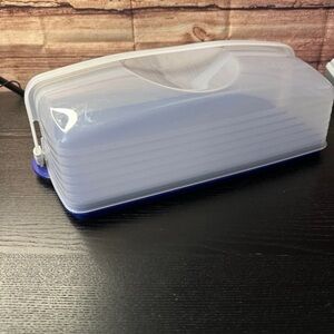 Tupperware Bake N Take 18 Cupcake & Rectangle Cake Carrier-BLUE 3861-A